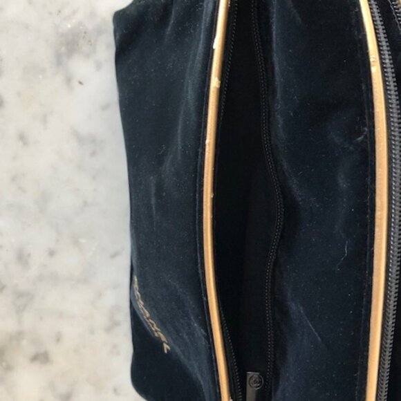 CHANEL Black Velvet Double Zip Top Clutch Cosmetics Parfums Bag - Picture 8 of 17